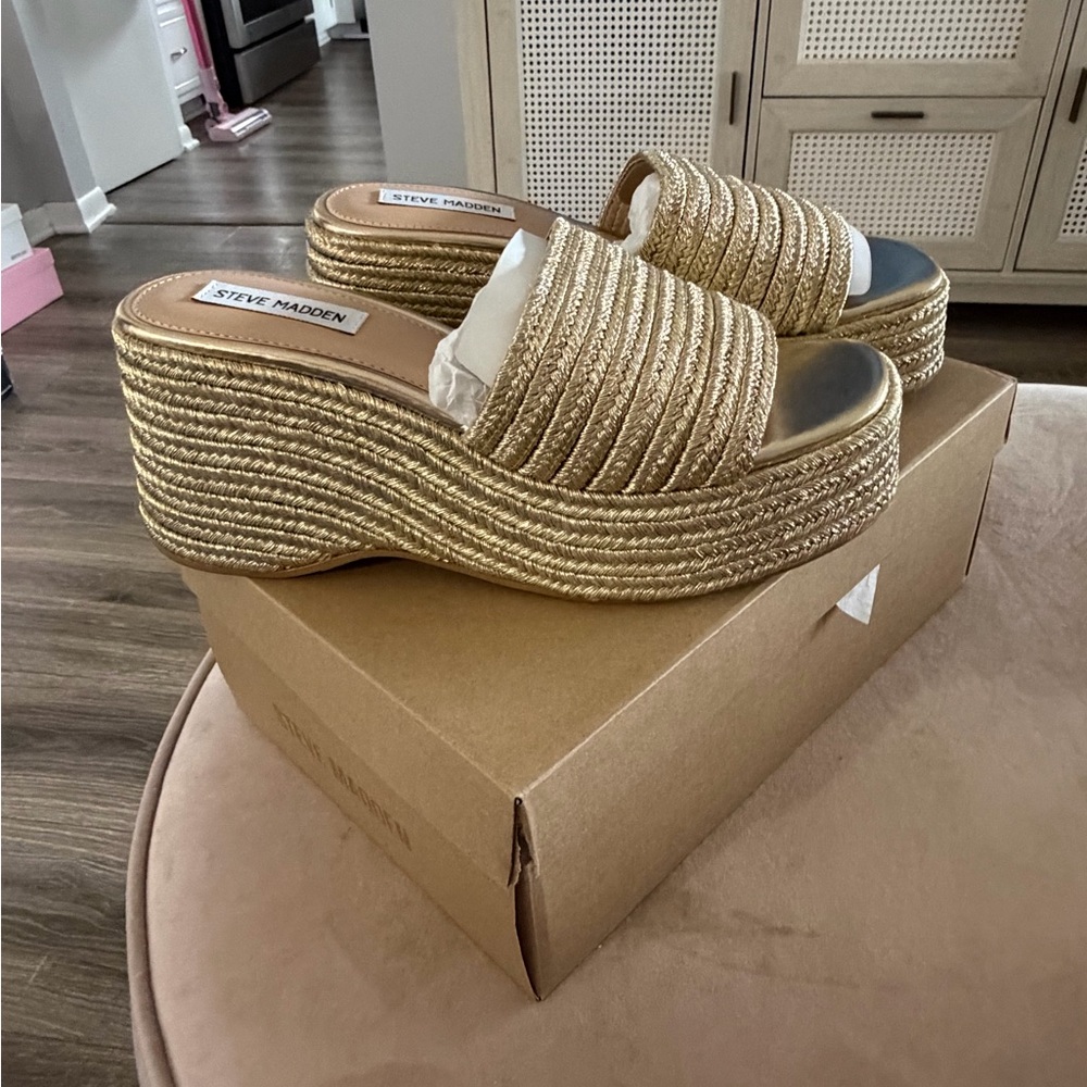Steve Madden Metallic Gold Platform Slides